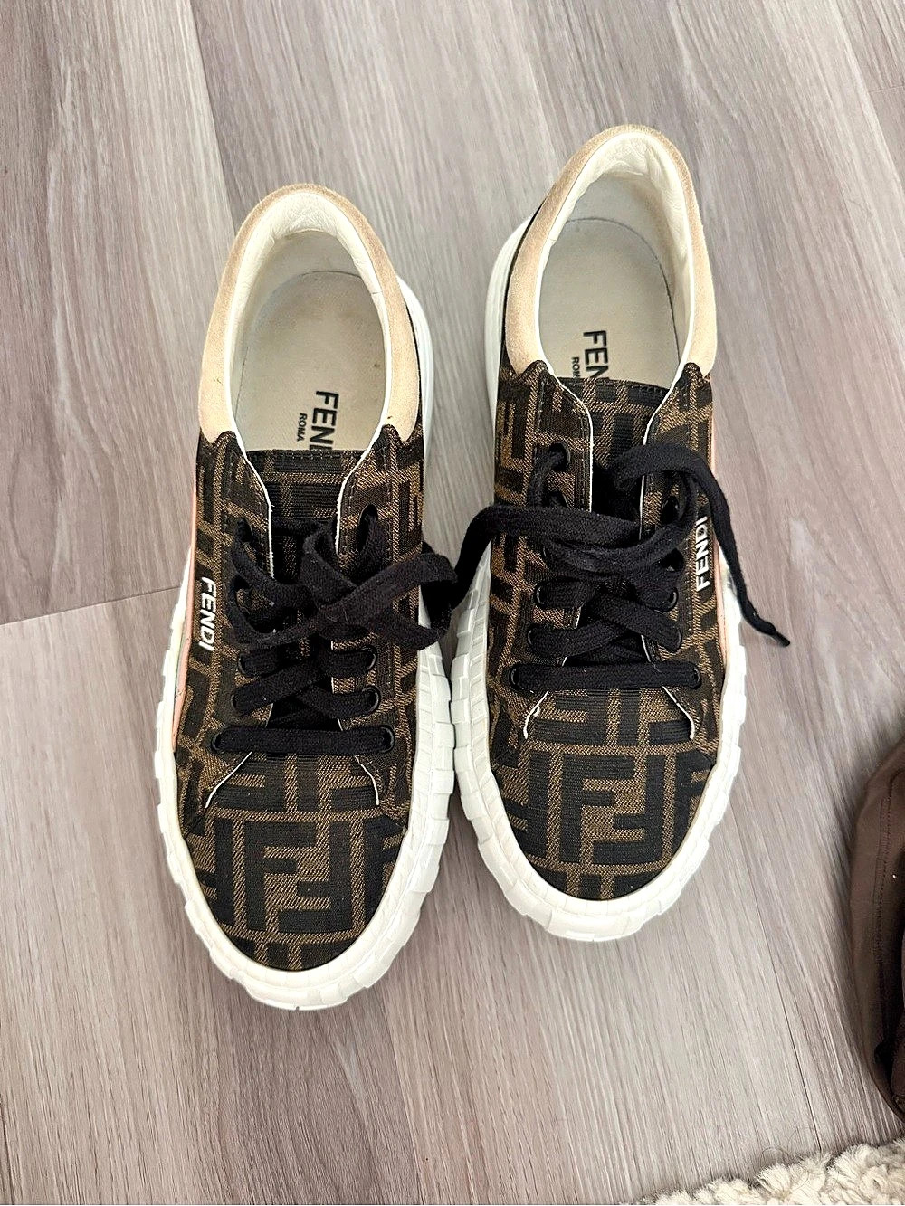 FENDI Fabric Jacquard FF Fendi Force low top brown / black logo sneakers size 9
